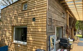 Domek całoroczny blisko lasu i morza na urokliwej działce 4300 m2